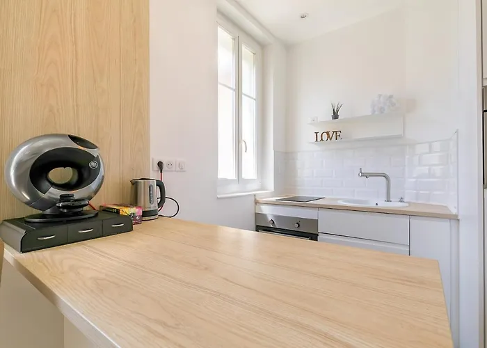 Relax Spa, Avec Jacuzzi A *